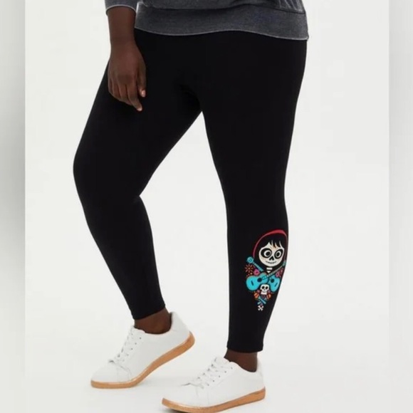 Torrid Disney Pixar Coco Guitar Black Crop Leggings Size 2 (2x) - Picture 1 of 7
